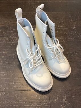 Dr. Martens 1460 Mono White Smooth Leather Boots 8-Eye women's US5/36